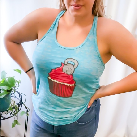 Cupcake kettle bell tank top - Picture 1 of 7
